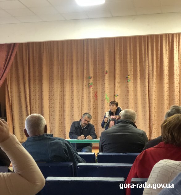 Громадські обговорення в селі Ревне
