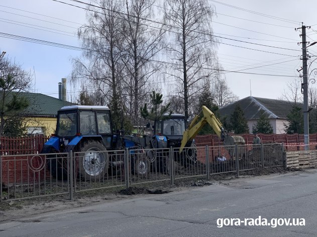 ТРИВАЮТЬ РЕМОНТНІ РОБОТИ ПО ВІДНОВЛЕННЮ ВОДОПОСТАЧАННЯ